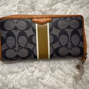 Berly used at all Coach wallet